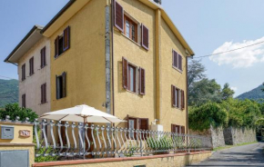 2 Bedroom Stunning Home In Camaiore